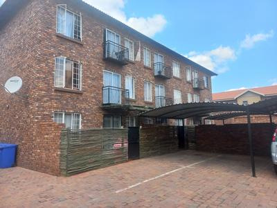 Apartment / Flat For Sale in Daspoort, Pretoria